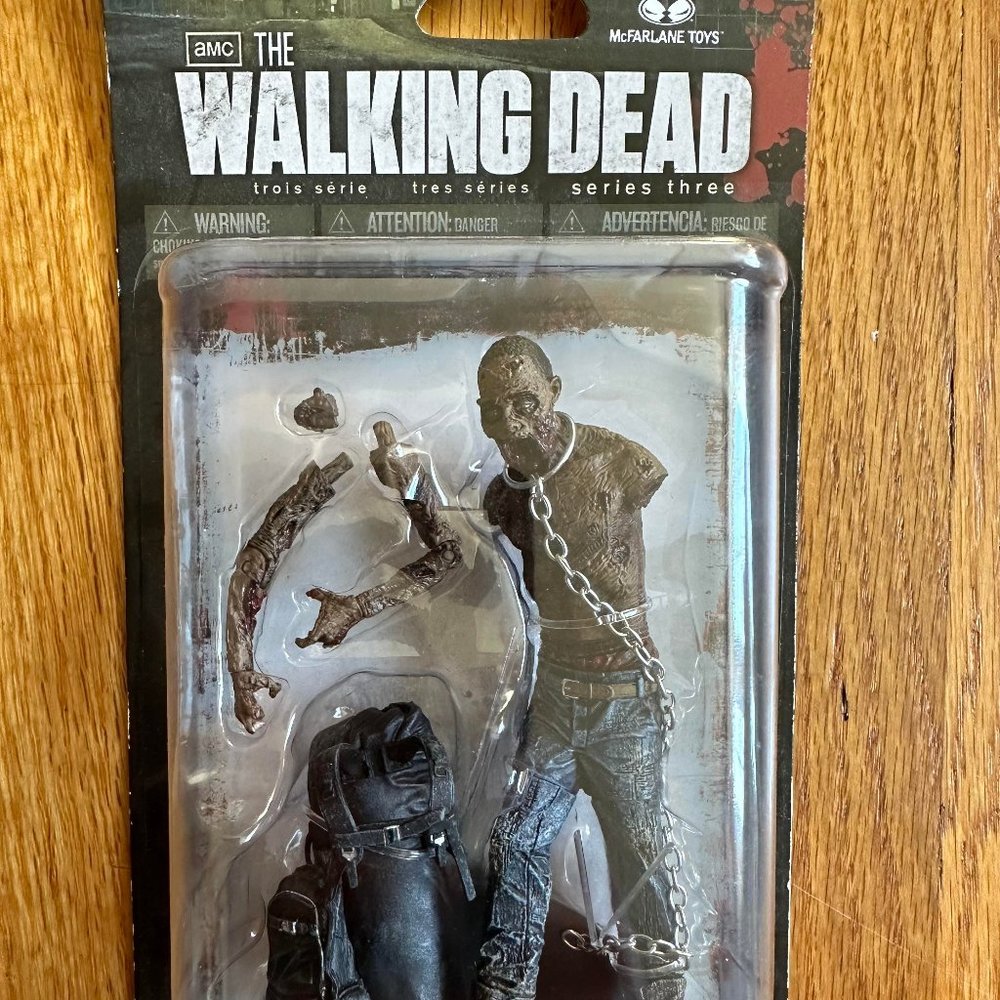 The Walking Dead Michonne's pet 1 NEW in BOX - Picture 3 of 4